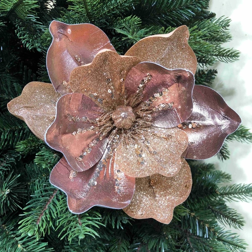 Цветок магнолии на рождественскую елку